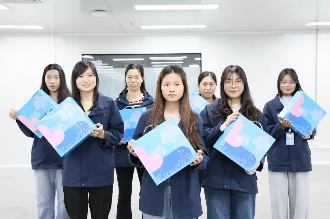 女神节：黄石“乒”出欢喜，，，，，，，，广州“盒”你甜蜜！